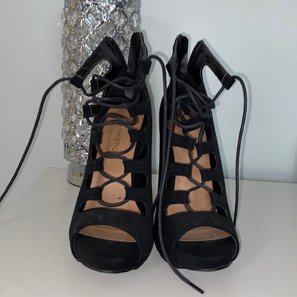 Lola Shoetique black high heels